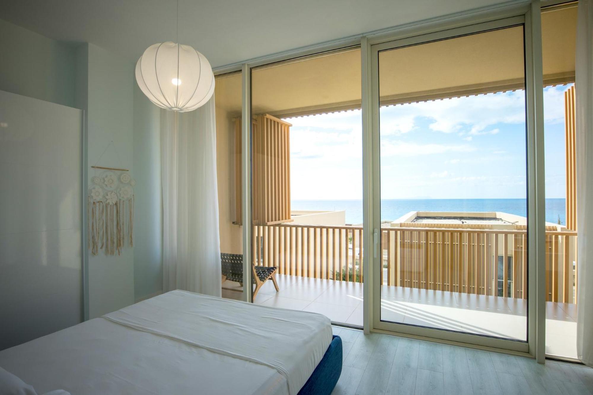 Green Coast Hotel Paljasa Luaran gambar