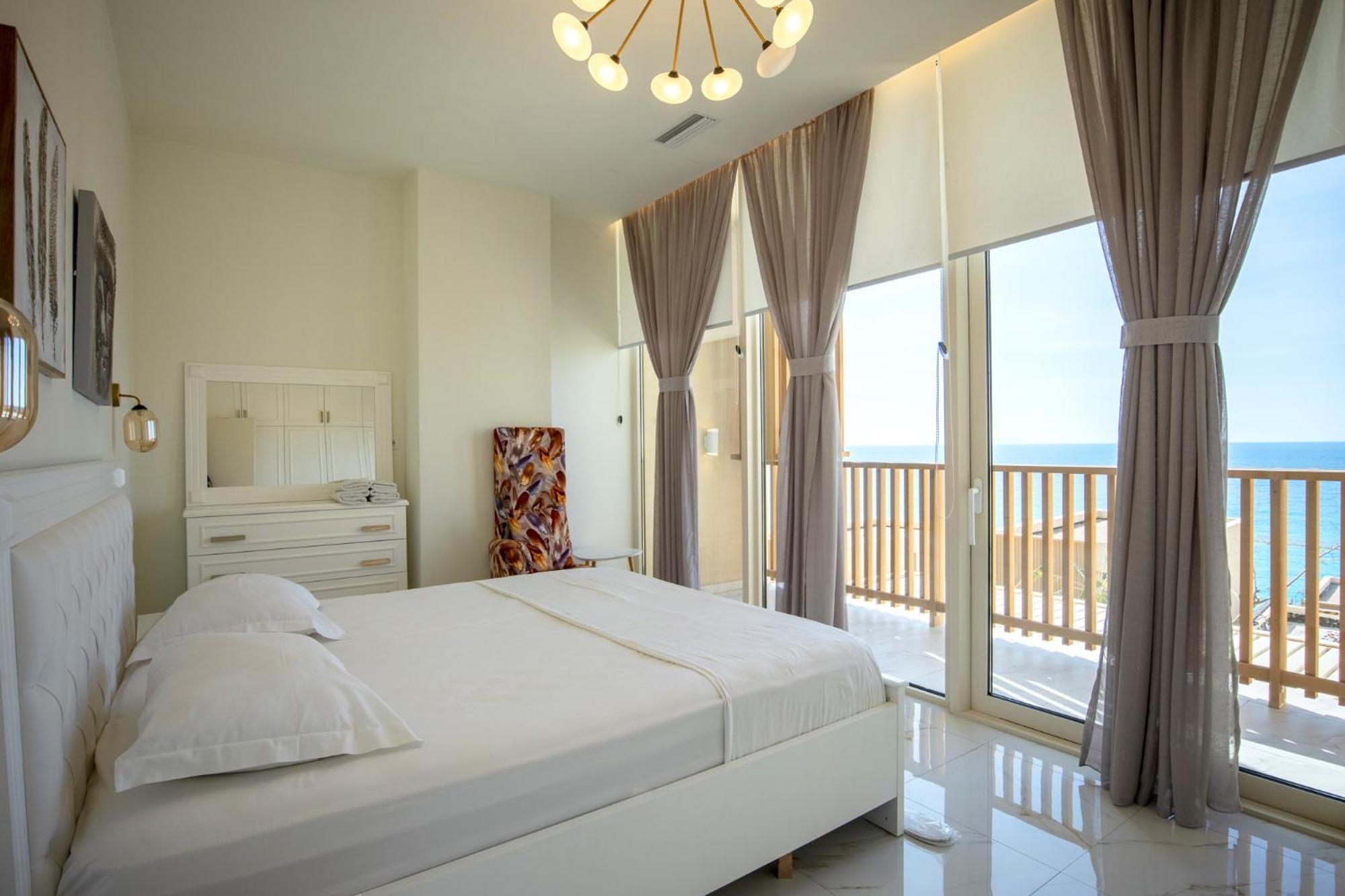 Green Coast Hotel Paljasa Luaran gambar